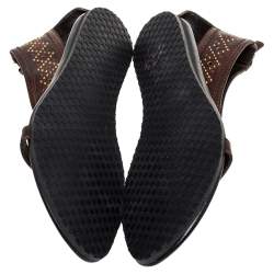 Pre Owned Gucci Dark Brown Leather Studded T Strap Flat Sandals Size 42