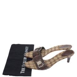 مملوكة مسبقًا صندل سلايد غوتشي مزين قفل كبس كانفاس جي جي و جلد بني مقاس 40.5