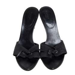 مملوكة مسبقًا Gucci Black GG Canvas Slide Sandals Size 36