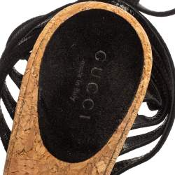 مملوكة مسبقًا صندل غوتشي سير كاحل و كعب روكي فليني مرصع و نعل سميك سويدي أسود مقاس 37.5