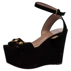مملوكة مسبقًا Gucci Black Suede Horsebit Platform Ankle Strap Wedge Sandals Size 36.5