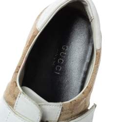 مملوكة مسبقًا حذاء رياضي غوتشي فيلكرو جلد و كانفاس جي جي أبيض و بيج مقاس 40