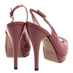 مملوكة مسبقًا صندل غوتشي فتحة كعب مقدمة مفتوحة جلد لامع وردي مقاس 36