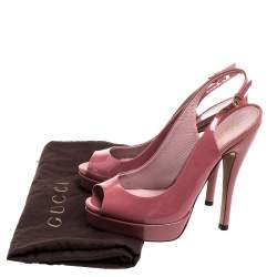 مملوكة مسبقًا صندل غوتشي فتحة كعب مقدمة مفتوحة جلد لامع وردي مقاس 36
