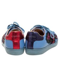 مملوكة مسبقًا حذاء رياضي غوتشي ايس مزين ويب مزخرف مورد منخفض من أعلى جلد أزرق مقاس 37