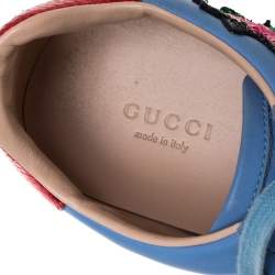 مملوكة مسبقًا حذاء رياضي غوتشي ايس مزين ويب مزخرف مورد منخفض من أعلى جلد أزرق مقاس 37