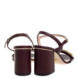 مملوكة مسبقًا صندل غوتشي مارمونت كعب سميك و سير كاحل جلد عنابي مقاس 36