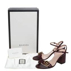 مملوكة مسبقًا صندل غوتشي مارمونت كعب سميك و سير كاحل جلد عنابي مقاس 36