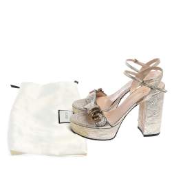 مملوكة مسبقًا صندل غوتشي مارمونت نعل سميك مزين جي جي جلد مجعد ذهبي مقاس 37