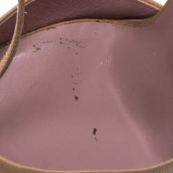 مملوكة مسبقًا Gucci Beige Leather Coline Studded T-Strap Pointed Toe Pumps Size 41.5