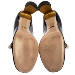 مملوكة مسبقًا Gucci Black Patent Leather Pearl Detail Mary Jane Pumps Size 39