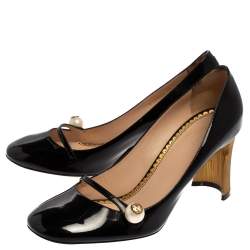 مملوكة مسبقًا Gucci Black Patent Leather Pearl Detail Mary Jane Pumps Size 39