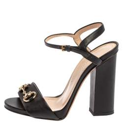 مملوكة مسبقًا صندل غوتشي مزين هورسبيت سير كاحل و مقدمة مفتوحة و كعب سميك جلد أسود مقاس 35.5