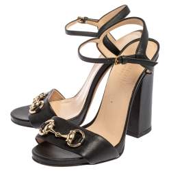 مملوكة مسبقًا صندل غوتشي مزين هورسبيت سير كاحل و مقدمة مفتوحة و كعب سميك جلد أسود مقاس 35.5