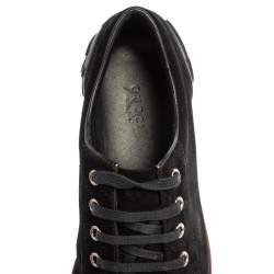 Pre Owned حذاء رياضى غوتشى منخفض من أعلى شعار سكريبت سويدى أسود مقاس 38