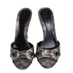 مملوكة مسبقًا صندل سلايد غوتشى كانفاس جى جى مقوى مونوغرامى ميتالك مقاس 38