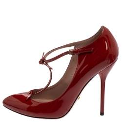 مملوكة مسبقًا حذاء كعب عالى غوتشى سيور حرف تى بيفرلى جلد لامع أحمر مقاس 36