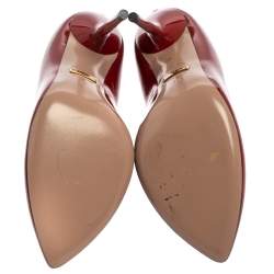 مملوكة مسبقًا حذاء كعب عالى غوتشى سيور حرف تى بيفرلى جلد لامع أحمر مقاس 36