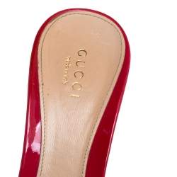مملوكة مسبقًا صندل غوتشى هورسبيت جلد لامع فوشيا مقاس 37