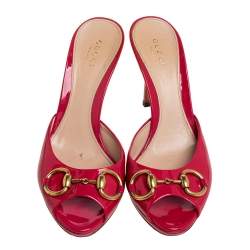 مملوكة مسبقًا صندل غوتشى هورسبيت جلد لامع فوشيا مقاس 37