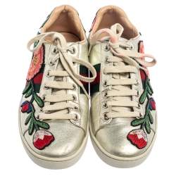 Pre Owned حذاء رياضي غوتشي برقبة منخفضة مطرز جلد فضي لامع ميتاليك مقاس 36.5