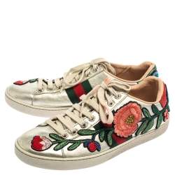 Pre Owned حذاء رياضي غوتشي برقبة منخفضة مطرز جلد فضي لامع ميتاليك مقاس 36.5