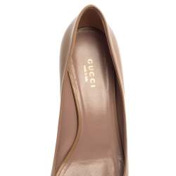 مملوكة مسبقًا حذاء كعب عالي غوتشي مقدمة بيج مرصعة جلد بيج مقاس 37.5 