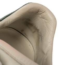 مملوكة مسبقًا حذاء رياضي غوتشي إيس برقبة منخفضة مطرز بنحلة جلد أبيض مقاس 38.5