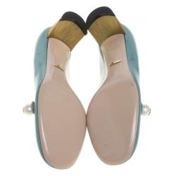 Pre Owned حذاء كعب عالى غوتشى مارى جين تفاصيل لؤلؤ جلد لامع أزرق مقاس 40