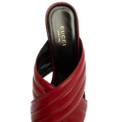 Pre Owned صندل سلايد غوتشى سيور متقاطعة جلد مبطن أحمر مقاس 38