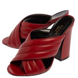Pre Owned صندل سلايد غوتشى سيور متقاطعة جلد مبطن أحمر مقاس 38