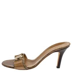 مملوكة مسبقًا Gucci Gold Leather And Coated Canvas GG Logo Slide Sandals Size 39.5