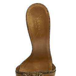 مملوكة مسبقًا Gucci Gold Leather And Coated Canvas GG Logo Slide Sandals Size 39.5