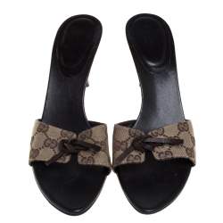 Pre Owned صندل سلايد غوتشي مزين عقدة كانفاس مونوغرامي بني و بيج مقاس 40