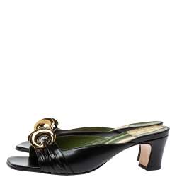 مملوكة مسبقًا صندل سلايد غوتشي يوساغي جلد أسود مقاس 39.5