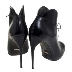 Pre Owned حذاء بوت غوتشي كيب جلد أسود مقوس برباط مقاس 39.5