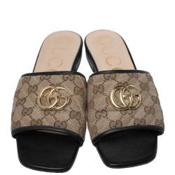 مملوكة مسبقًا صندل سلايد غوتشي جلد و كانفاس جي جي أسود و بيج مقاس 38