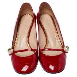 مملوكة مسبقًا Gucci Red Patent Leather Mary Jane Pumps Size 40