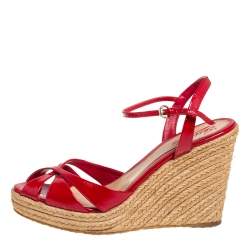 مملوكة مسبقًا Gucci Red Micro Guccissima Patent Leather Ankle Strap Wedge Platform Sandals Size 40