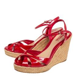 مملوكة مسبقًا Gucci Red Micro Guccissima Patent Leather Ankle Strap Wedge Platform Sandals Size 40