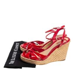 مملوكة مسبقًا Gucci Red Micro Guccissima Patent Leather Ankle Strap Wedge Platform Sandals Size 40