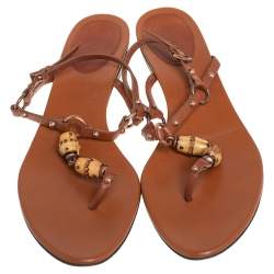 مملوكة مسبقًا صندل بإصبع غوتشي فلات مزخرف بامبو جلد بني مقاس 39