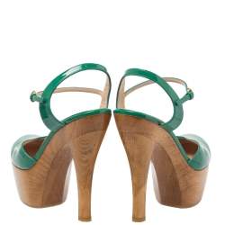 مملوكة مسبقًا Gucci Green Patent Leather Ankle Strap Wooden Platform Sandals Size 37.5