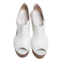 مملوكة مسبقًا Gucci White Leather Cut Out Peep Toe Platform Booties Size 39