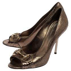 مملوكة مسبقًا حذاء كعب عالي غوتشي جلد ثعبان بني هورسبيت مقاس 38.5