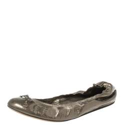 مملوكة مسبقًا حذاء باليرينا فلات غوتشي جلد غوتشيسيما أخضر زيتوني ميتاليك مقاس 39.5