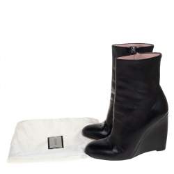 مملوكة مسبقًا حذاء بوت غوتشى منتصف ساق كعب روكى جلد أسود مقاس 38.5
