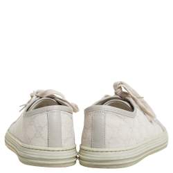 مملوكة مسبقًا حذاء رياضي غوتشي جلد وكانفاس جي جي سوبريم كريمي/رصاصي مقدمة بيضاء منخفض من أعلى مقاس 39