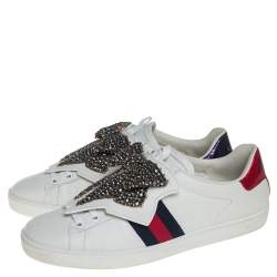 مملوكة مسبقًا حذاء رياضي غوتشي آيس جلد أبيض عنق منخفض مرصع بالخرز بشكل فيونكة مقاس 39