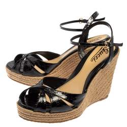 Pre Owned صندل غوتشي كعب روكي جلد لامع أسود مقاس 39.5